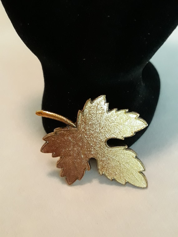 Vintage Guilloche Enameled Maple Leaf Brooch/Pin,… - image 2