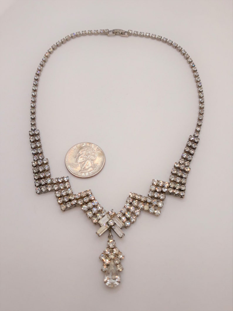 With Clear Prong-Set Rhinestones Glamorous Vintage Rhinestone Bib Necklace Silver-tone 16 Long Princess Prom Fold-Over Clasp