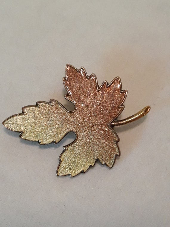 Vintage Guilloche Enameled Maple Leaf Brooch/Pin,… - image 4