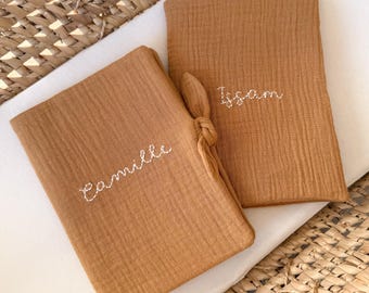 Personalized health record cover in cotton gauze, hand-embroidered, birth gift, baby gift, girl, boy, health record cover