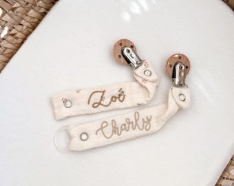 Attache tétine personnalisé en gaze de coton, attache tétine tissu, attache tétine brodé, fille, garçon, mam, cadeau naissance, cadeau bébé