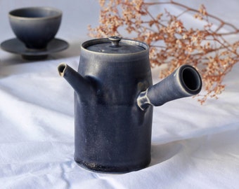 Eine Kyusu-Teekanne in Bambusform - Preußisch Blau Serie