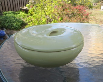 Super Mid Century "Casual" Russel Wright "Avocado Yellow" 2 qt. Covered Casserole Dish by Iroquois ca. 1949-60 (free shipping)