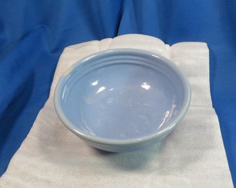 Scarce Vintage Bauer 7.5"  "Ringware" Delph Blue #7 Nappy Bowl in Great condition and Color (free shipping)