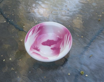 Perfect condition Fisherman's Grotto "Sharks" 4.5" Round pink Restaurant Ice Cream Bowl by Syracuse China (free shipping)