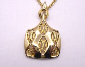 Vintage Goldtone Pendant Chain Link Necklace