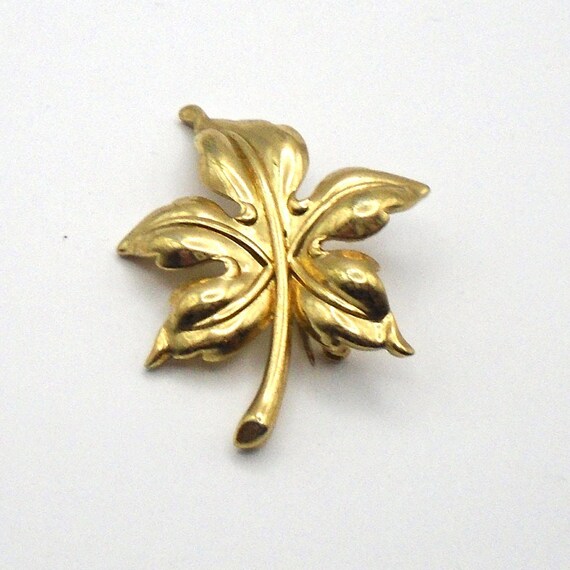 Vintage Crown Trifari Gold Maple Leaf Brooch/Pin, Circa 1950's