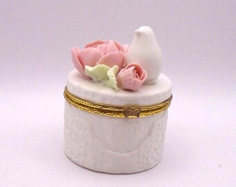 Vintage Victorian Trading Co. Bisque Porcelain Rose Manor Hinged Trinket Box, Pink and White