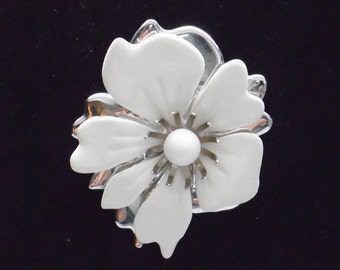 Vintage Silver Tone White Enamel Flower Brooch Pin Sarah Coventry