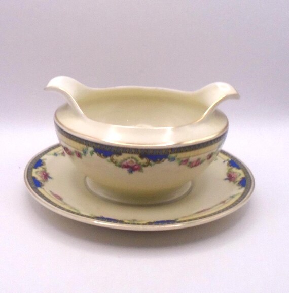 Vintage Nortitake Ivory China Sauce/Gravy Boat with Attached Underplate Heather #7548
