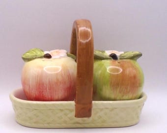 Vintage Ceramic Apples in Basket Salt and Pepper Shaker Set, Cracker Barrel, By Susan Winget Artist