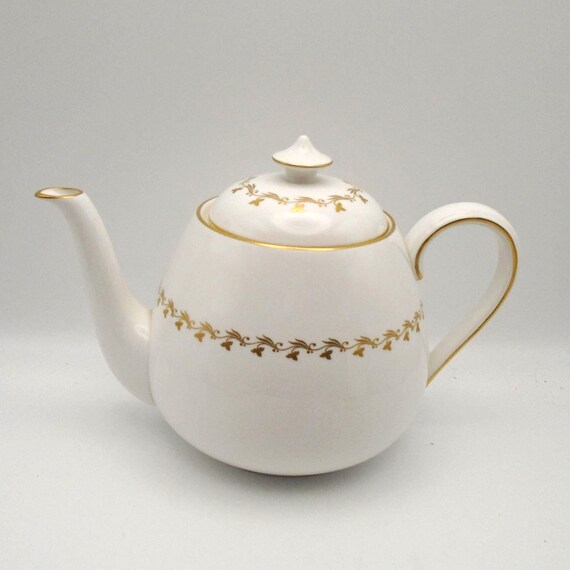 Vintage Spode Delphi Teapot: Gold Leaf Vine Pattern, Made in England