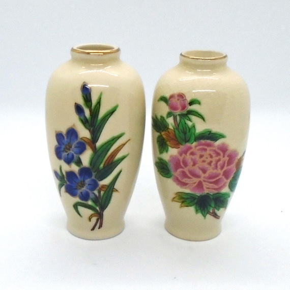 Set of 2 Vintage Hand Painted Flowers Bud Vases by Homco, Japan