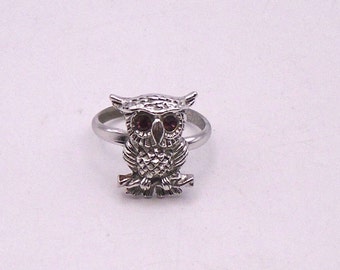Vintage Sarah Coventry Nocturne Owl Ring  Silver Tone with Purple Rhinestones