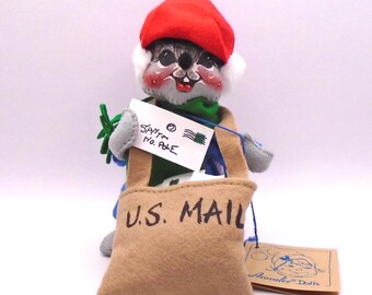Vintage Annalee Mobilitee US Mail Mouse with Mail Bag and Letters to Santa, with Paper Hang Tag #7752 and Bag, Circa 1991, Retired