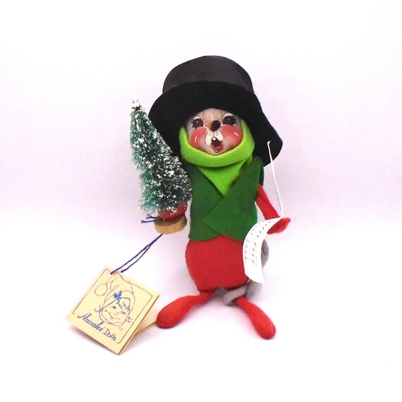 Annalee Christmas Doll Carolling Mouse w Bottle Brush Tree and Music Sheet