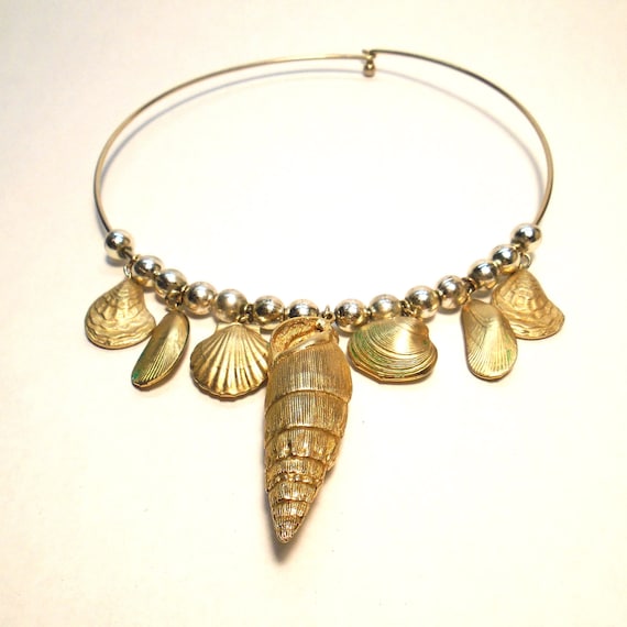 Vintage Sea Shell and Bead Choker Necklace