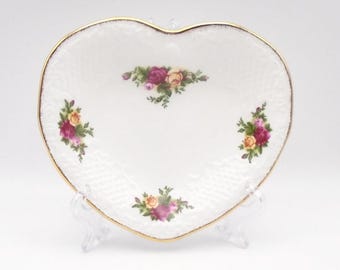 Vintage Royal Albert "Old Country Roses" Heart-Shaped Trinket Dish, Made of Bone China, Circa 1980's, Made in England