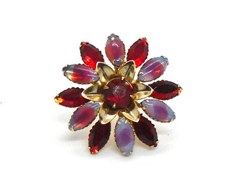 Vintage Thermoset Plastic Red and Pearlized White Flower Brooch/Pin