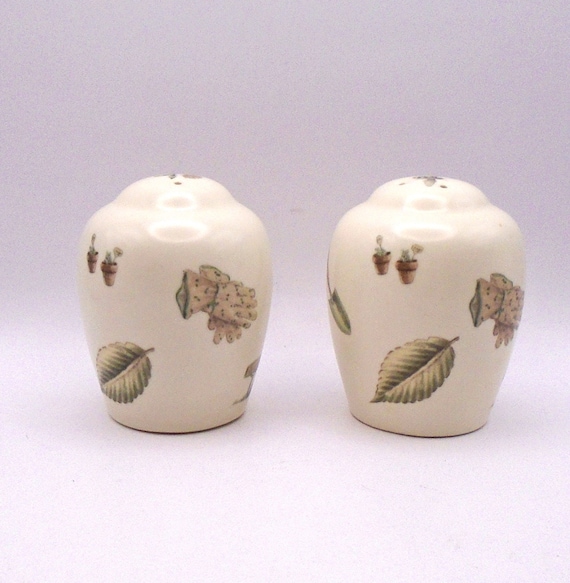 Vintage Pfaltzgraff Naturewood Salt and Pepper Shakers: 1990s Stoneware Garden Decor