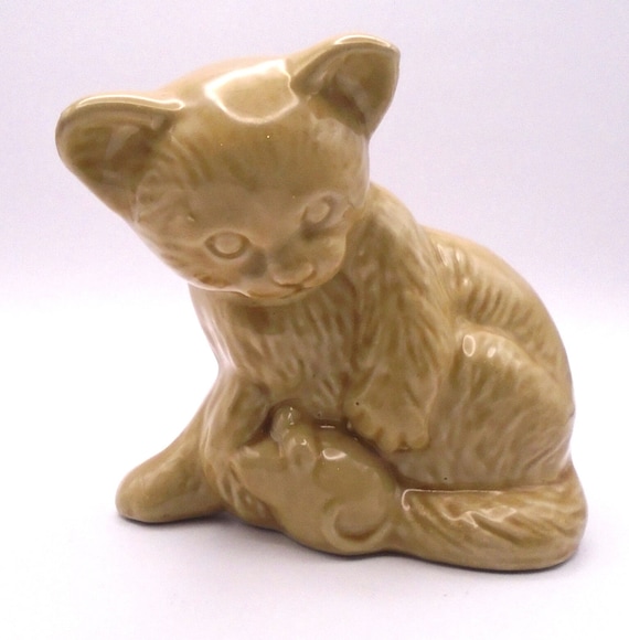 Vintage Brown Cat with Mouse Ceramic Figurine K's Collection, Japan 1970's
