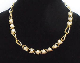 Vintage Goldtone Chunky Chain and Caged Pearl Necklace