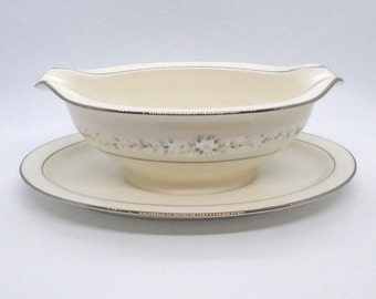 Vintage Nortitake Ivory China Sauce/Gravy Boat with Attached Underplate Heather #7548