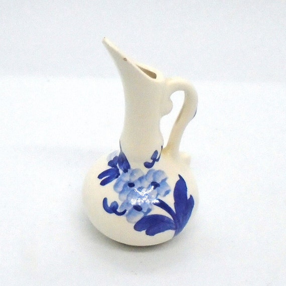 Vintage Clinchfield Artware Hand Painted Cash Family Miniature Pitcher/Vase