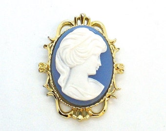 Vintage Faux Shell Resin Cameo Brooch Signed Gerry