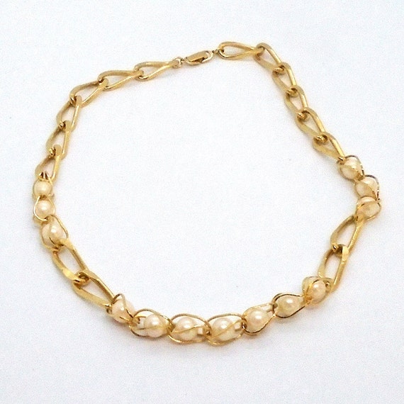 Vintage Goldtone Chunky Chain and Caged Pearl Nec… - image 2