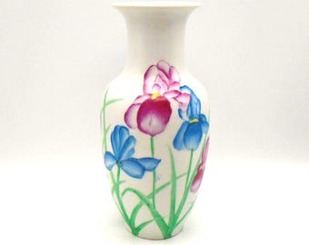 Vintage Japanese Porcelain 8" Vase with Beautiful and Vibrant Floral Pattern