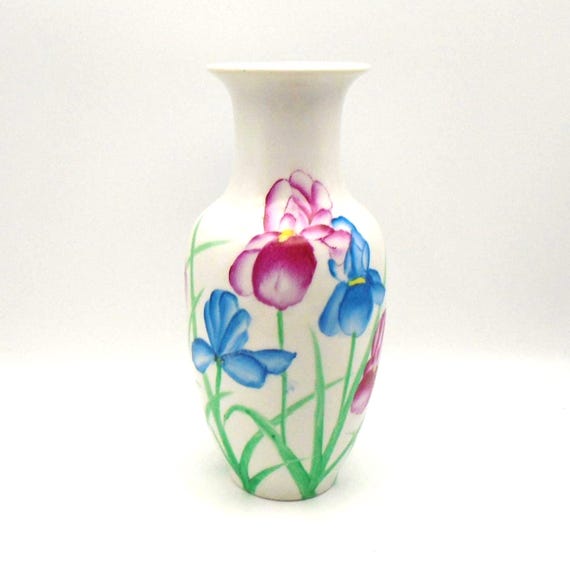Vintage Japanese Porcelain Vase: Vibrant Floral Pattern, 8" Tall