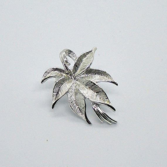 Vintage Silver Poinsettia Petals Brooch / Pin signed GERRY