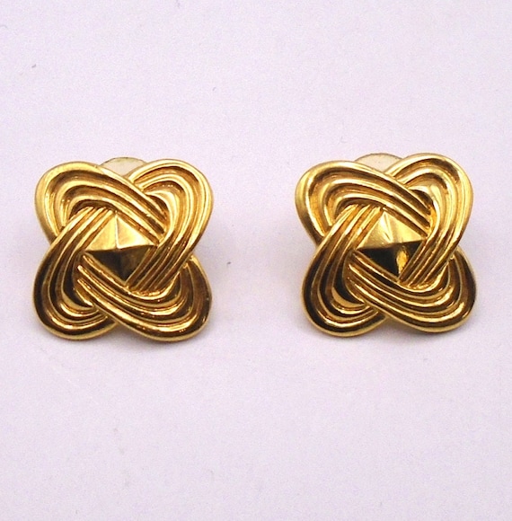 Vintage Gold Tone Tailored Knot Pierced Earrings b