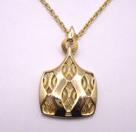 Vintage Goldtone Pendant Chain Link Necklace
