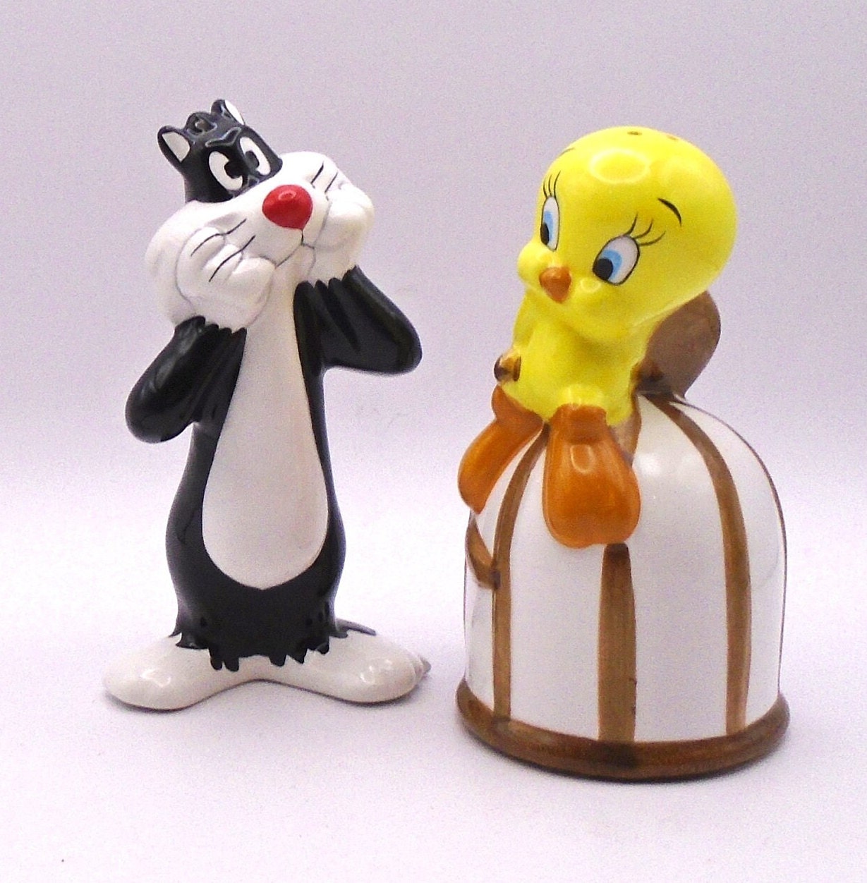 Pepe Le Pew and Penelope Piano Cookie Jar BNIB Made in China