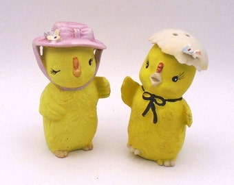 Vintage Lefton Chalkware Easter Chicks Salt and Pepper Shaker Set, Circa 1940's, Anthropomorphic, Retro Kitchen