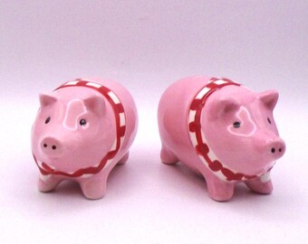 Vintage Ceramic Pigs with Plaid Bandanas Salt and Pepper Shaker Set