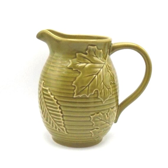 Vintage Large Olive Green Ceramic Pitcher, Oak Leaves Pattern, Ribbed Texture, 90 Ounce Capacity