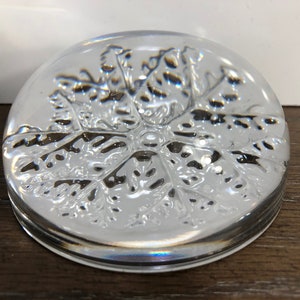 Vintage D Arques Christmas Snowflake Paperweight, Christmas Domed Crystal Paperweight, Vintage Domed Snowflake Christmas Desk Accessories
