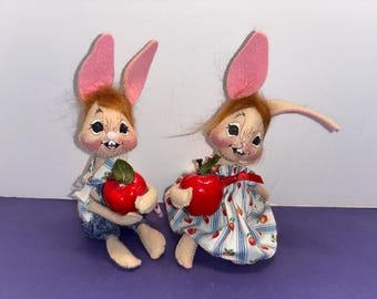 2 Vintage Annalee Bunnies, 7" Annalee Hand Painted Easter Bunny Figures, Painted 1995 Annalee Country Bunnies, Annalee Apple Bunny, good