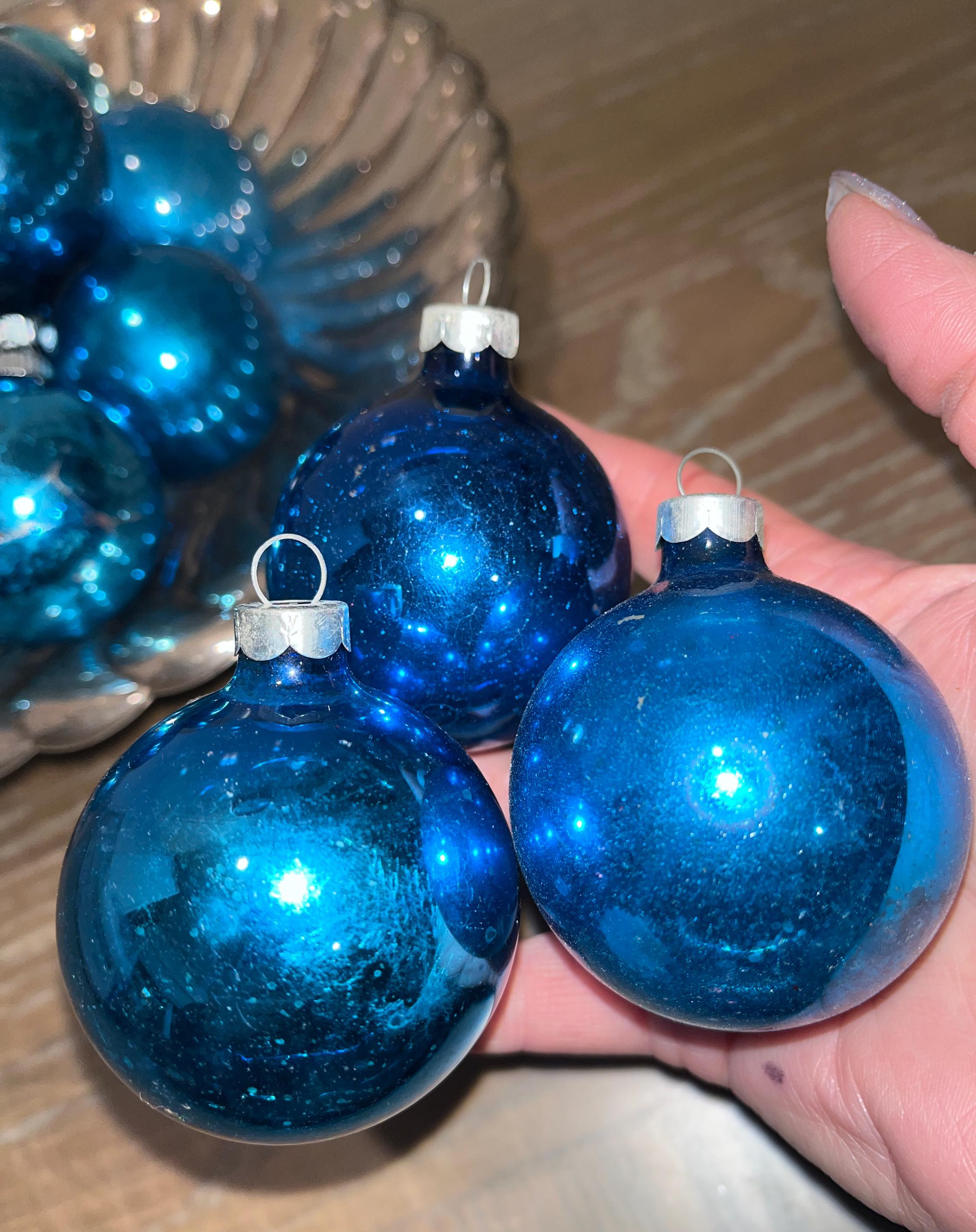 ヴィンテージガラスオーナメント 14 個、2 1/4 インチ ブルー USA