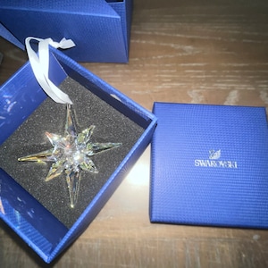 Swarovski 2018 Snowflake Ornament, Swarovski Iridescent Snowflake Ornament, Swarovski 5403200, Swarovski 2018 Star Ornament, New Box