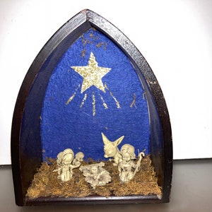 Vintage Enesco Krippe, Krippenkrippe aus Holz, Krippenkrippe aus Resin, Enesco 1981 Krippe, guter Zustand