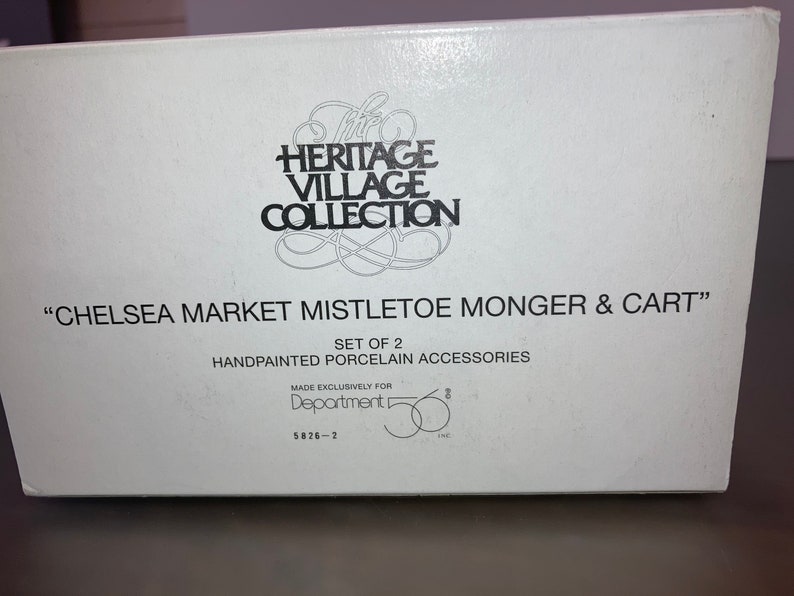 Department 56 Chelsea Market Mistletoe Monger & Cart - Thumbnail 2