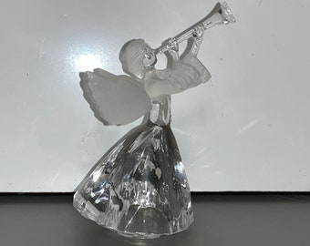 Free Standing Angel, 4" Angel with Horn, Water Clear Acrylic Angel Figure, Clear Angel with Horn, Christmas Display, Frosted Angel, Mint