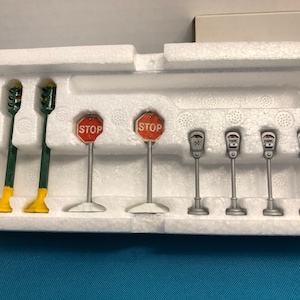 Vintage Dept 56 55123, Dept 56 Utilities, New in the box, Vintage Dept 56 Village Signs, Dept 56 Street Signs