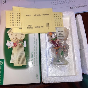 Vintage Dept 56 55523, Dept 56 Hear Ye Hear Ye, Vintage Dept 56 Heritage Village, Dept 56 Jester with Signs, Dept 56 Personal Signs, New box