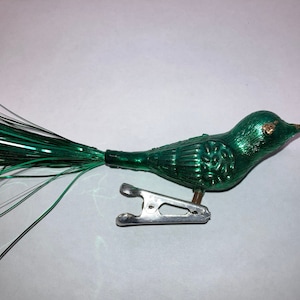 Vintage Green Clip on Bird Ornament, Green Gold Clip on Bird, Green Clip on Bird Green Tinsel Tail, Green Clip On Bird Gold Glitter, Good