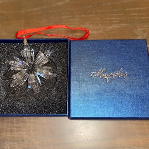 Adorno de copo de nieve de cristal de 7,6 cm, Magicles Crystal Snowflake, nuevo en caja